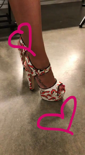 Melissa Satta feet photo thumbnail