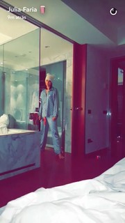 Bruna Marquezine feet photo thumbnail