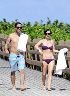 Christina Ricci feet photo thumbnail