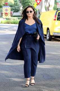 Demi Lovato feet photo thumbnail