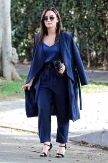 Demi Lovato feet photo thumbnail