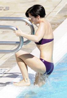 Christina Ricci feet photo thumbnail