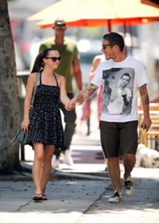 Christina Ricci feet photo thumbnail