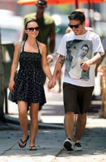 Christina Ricci feet photo thumbnail