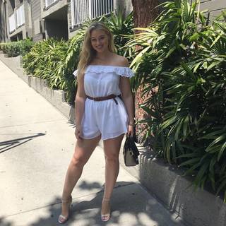 Iskra Lawrence feet photo thumbnail