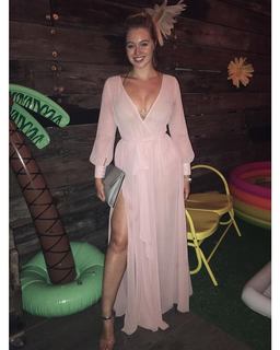 Iskra Lawrence feet photo thumbnail