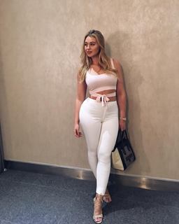 Iskra Lawrence feet photo thumbnail