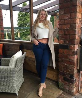 Iskra Lawrence feet photo thumbnail