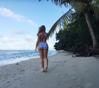 Iskra Lawrence feet photo thumbnail