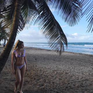 Iskra Lawrence feet photo thumbnail