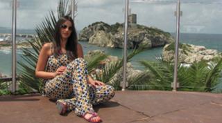 Dorra Zarrouk feet photo thumbnail