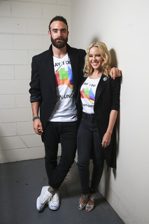Kylie Minogue feet photo thumbnail