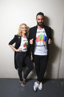 Kylie Minogue feet photo thumbnail