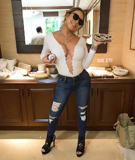Mariah Carey feet photo thumbnail