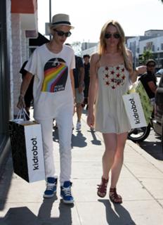 Lindsay Lohan feet photo thumbnail