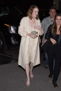 Emma Stone feet photo thumbnail