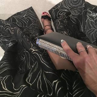 Brooke Burke feet photo thumbnail