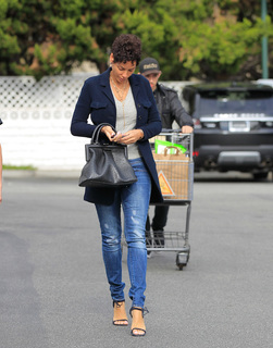 Nicole Murphy feet photo thumbnail