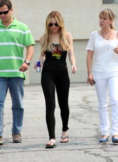 Lindsay Lohan feet photo thumbnail