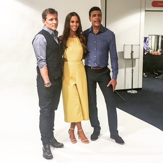 Rochelle Humes feet photo thumbnail