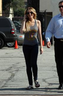 Lindsay Lohan feet photo thumbnail