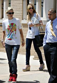 Lindsay Lohan feet photo thumbnail