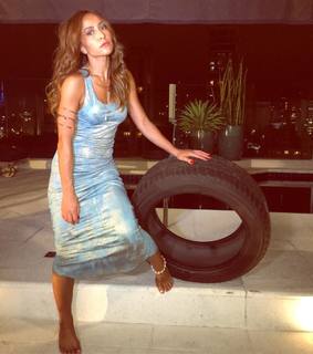 Sabrina Sato feet photo thumbnail