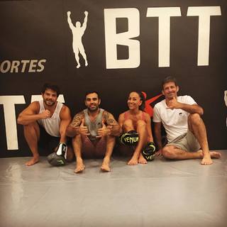 Sabrina Sato feet photo thumbnail