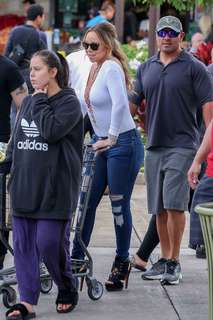 Mariah Carey feet photo thumbnail
