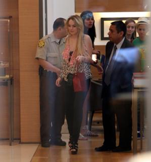 Lindsay Lohan feet photo thumbnail