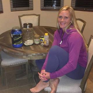 Holly Holm feet photo thumbnail