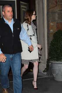 Emma Stone feet photo thumbnail
