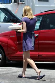 Lindsay Lohan feet photo thumbnail