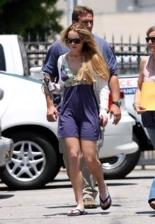 Lindsay Lohan feet photo thumbnail
