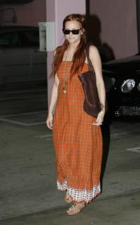 Ashlee Simpson feet photo thumbnail