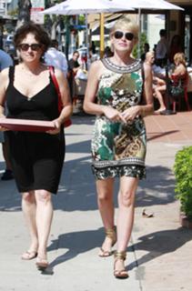 Sharon Stone feet photo thumbnail