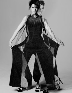 Cobie Smulders feet photo thumbnail