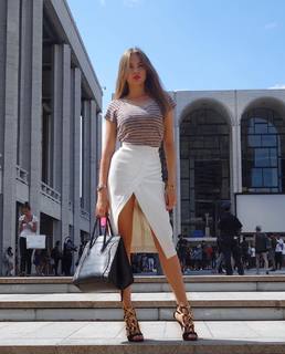 Xenia Tchoumitcheva feet photo thumbnail