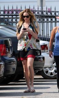 Lindsay Lohan feet photo thumbnail