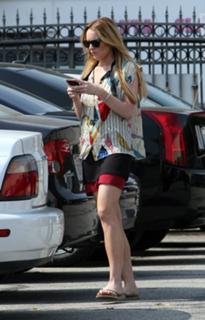 Lindsay Lohan feet photo thumbnail