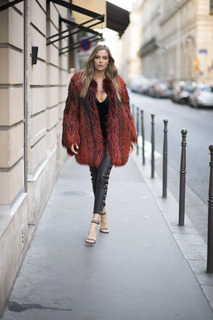 Josephine Skriver feet photo thumbnail