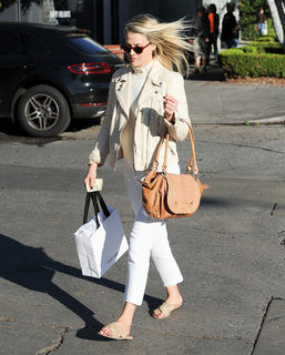 Ali Larter feet photo thumbnail
