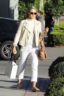 Ali Larter feet photo thumbnail