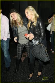Nastia Liukin feet photo thumbnail