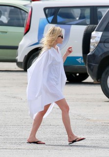 Ashley Olsen feet photo thumbnail