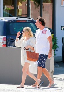 Ashley Olsen feet photo thumbnail