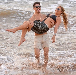 Mariah Carey feet photo thumbnail
