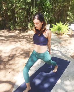 Adriene Mishler feet photo thumbnail