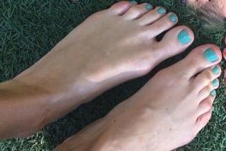 Sasha Alexander feet photo thumbnail