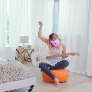 Olivia Holt feet photo thumbnail